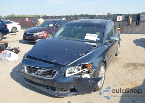 2010 Volvo S40 2.4I from USA, damaged, VIN YV1382MS6A2488769